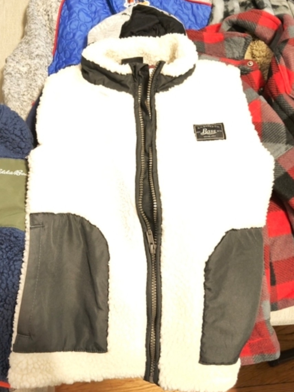 Bass White Sherpa Fleece Vest with Black Trim Boys Kids Size 5/6